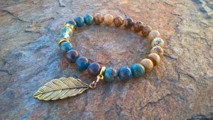 Piękne połączenie turkusu afrykańskiego, jaspisu i akwamarynu.