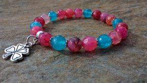 Agat i jadeit fasetowany.