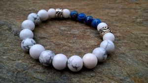 Jaspis cesarski z lux howlitem.