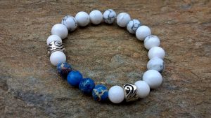 Jaspis cesarski z lux howlitem.